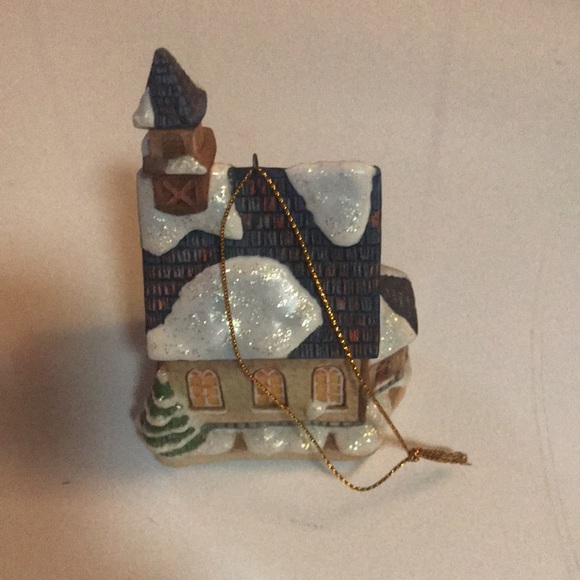 M. J. Hummel Candlelight Church ornament - Picture 8 of 11